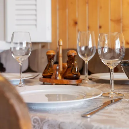 公寓 克莱恩蒙塔纳阿莫里伊斯特公寓 *